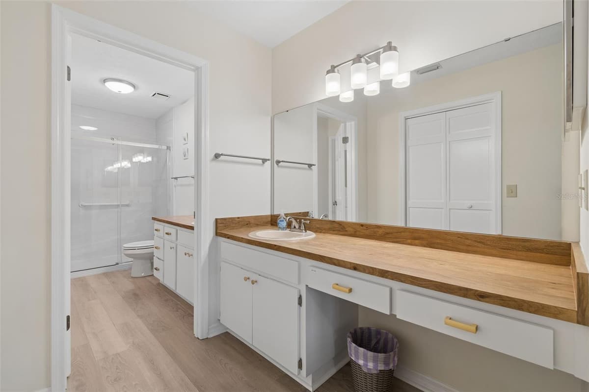 653 TIMBER POND DRIVE — photo 18 of 72