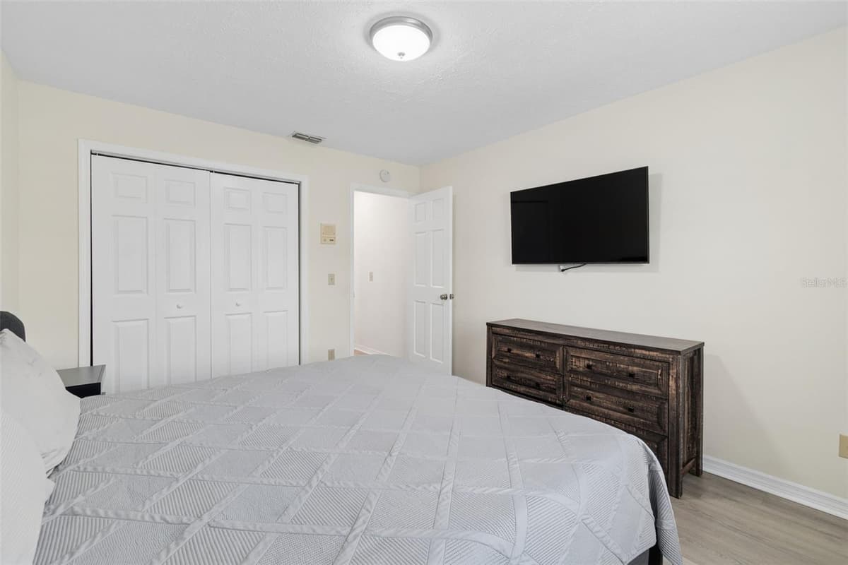 653 TIMBER POND DRIVE — photo 44 of 72