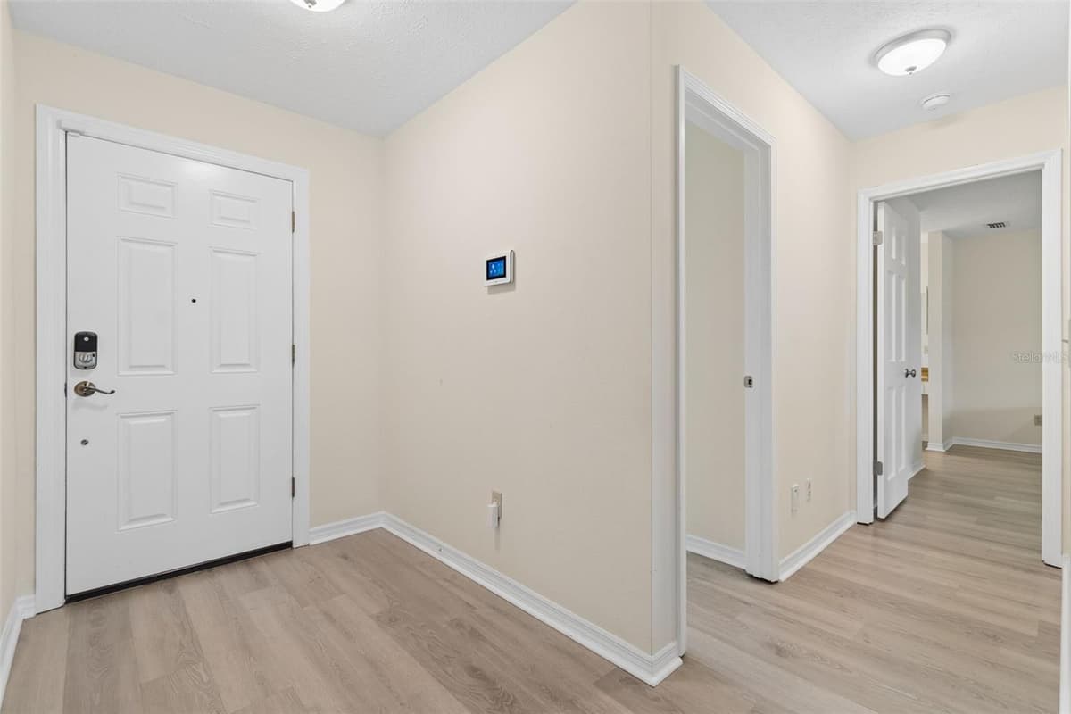 653 TIMBER POND DRIVE — photo 10 of 72