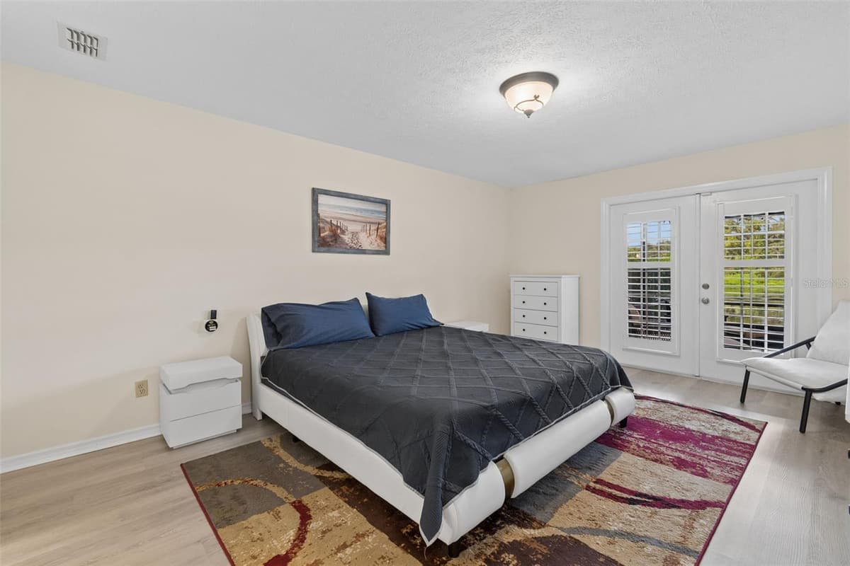 653 TIMBER POND DRIVE — photo 16 of 72