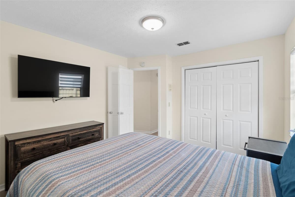 653 TIMBER POND DRIVE — photo 39 of 72