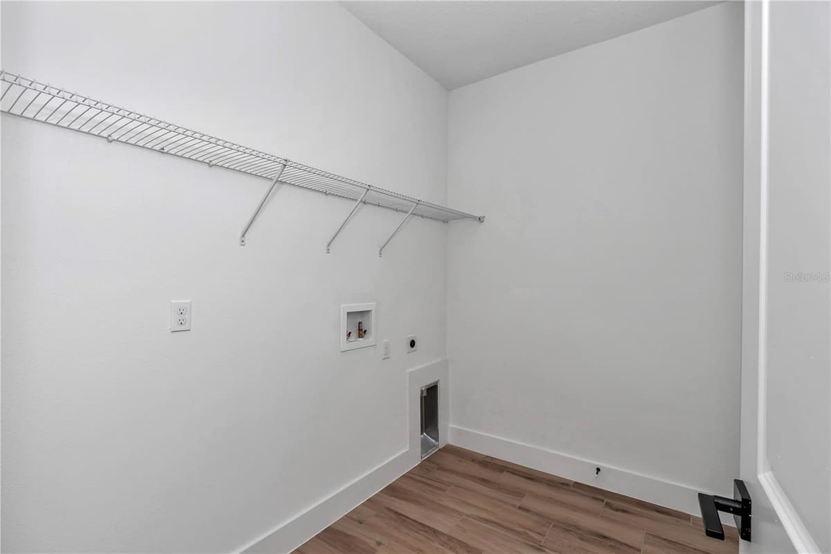 8372 134TH AVENUE — photo 13 of 48