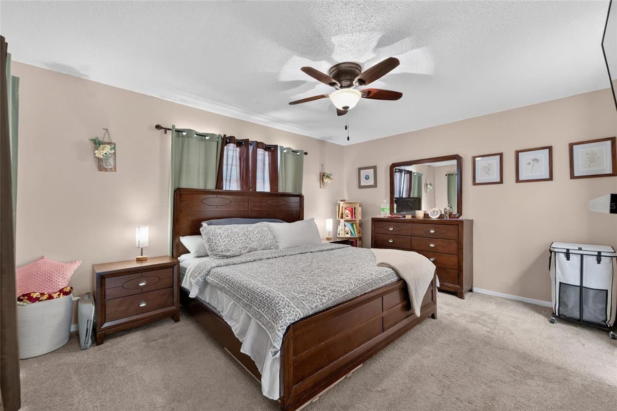 8334 PINEWOOD AVENUE — photo 12 of 32