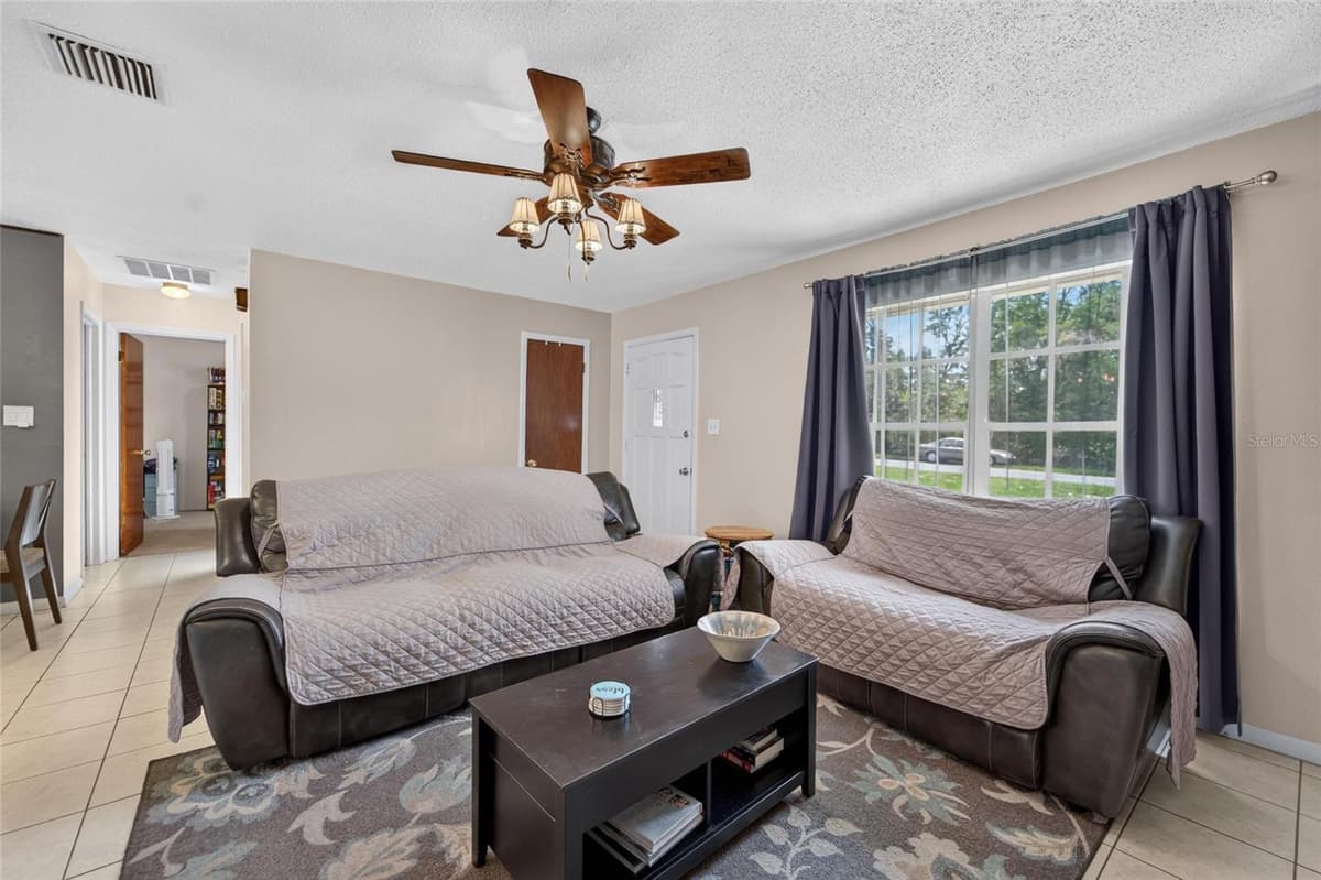 8334 PINEWOOD AVENUE — photo 4 of 32