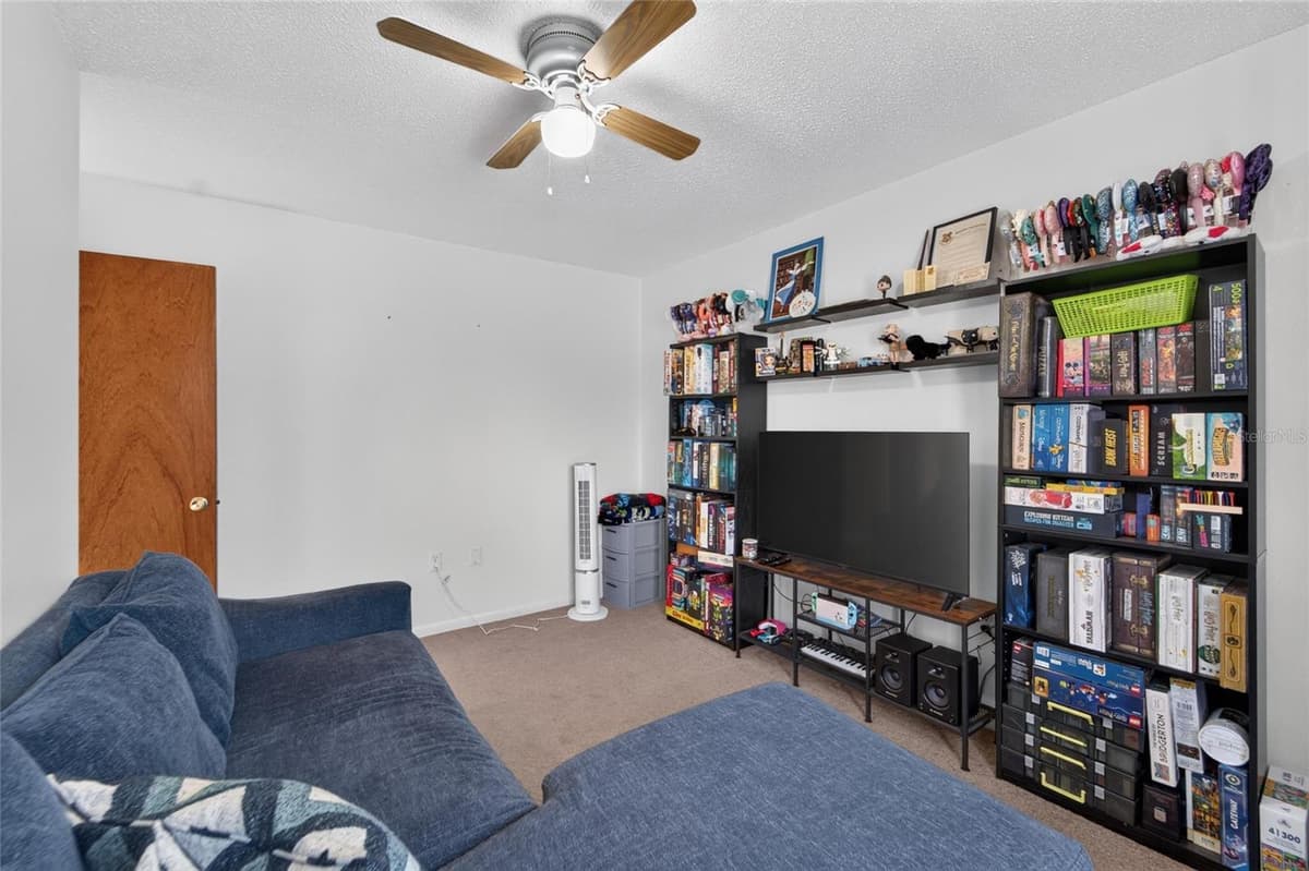 8334 PINEWOOD AVENUE — photo 19 of 32