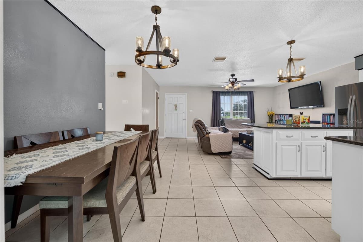 8334 PINEWOOD AVENUE — photo 8 of 32