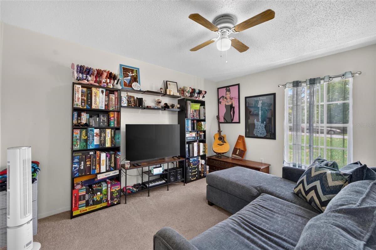 8334 PINEWOOD AVENUE — photo 17 of 32