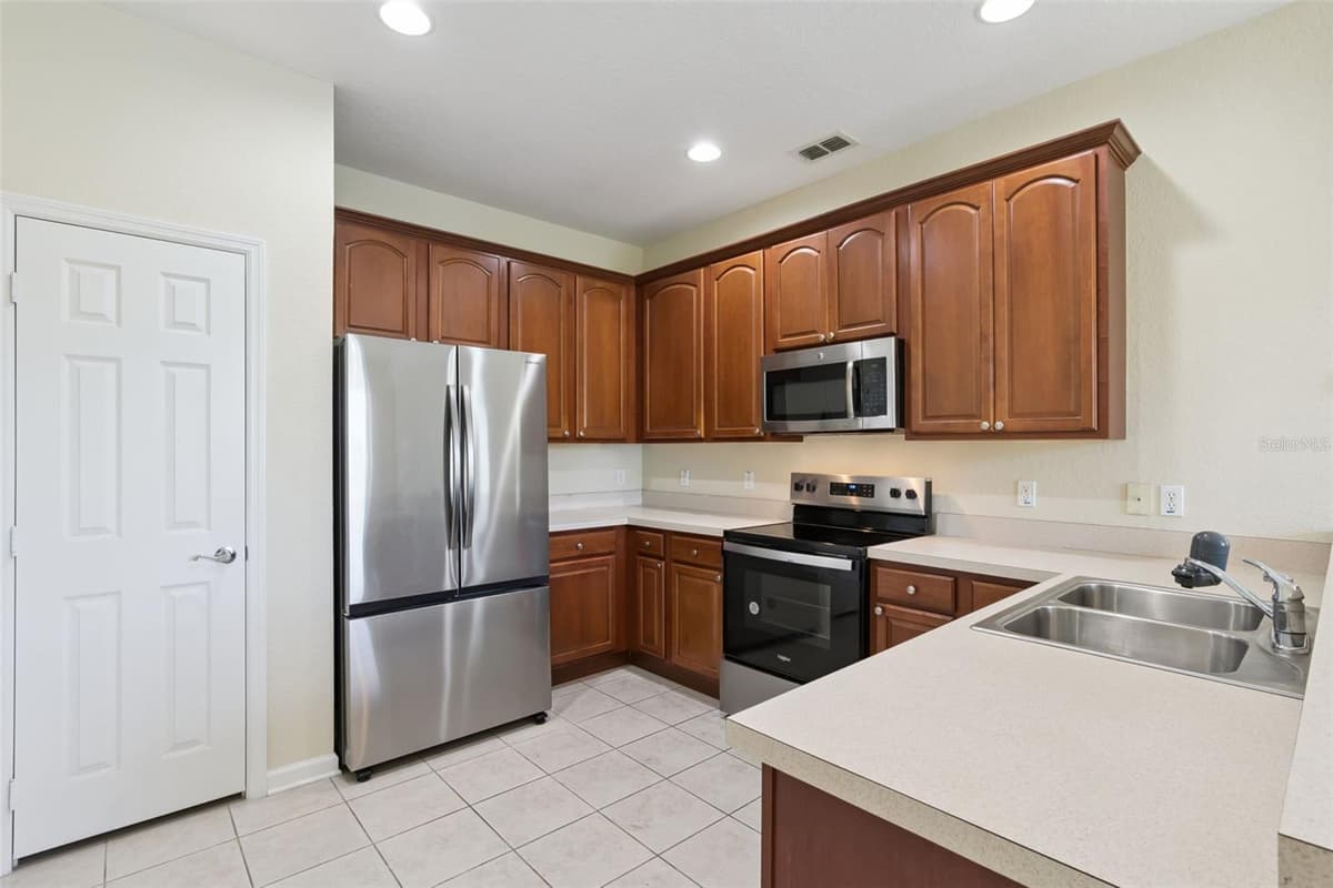 1431 SHALLCROSS AVENUE — photo 4 of 42