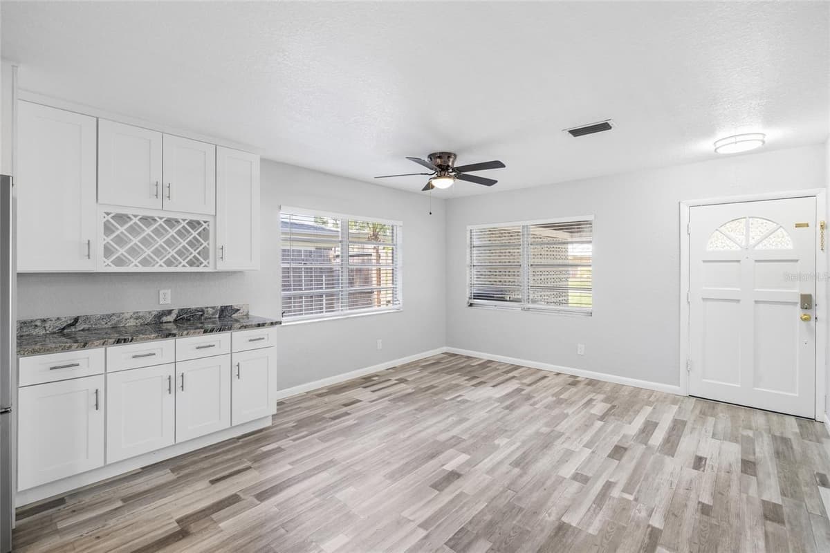 206 GUNLOCK AVENUE — photo 7 of 38