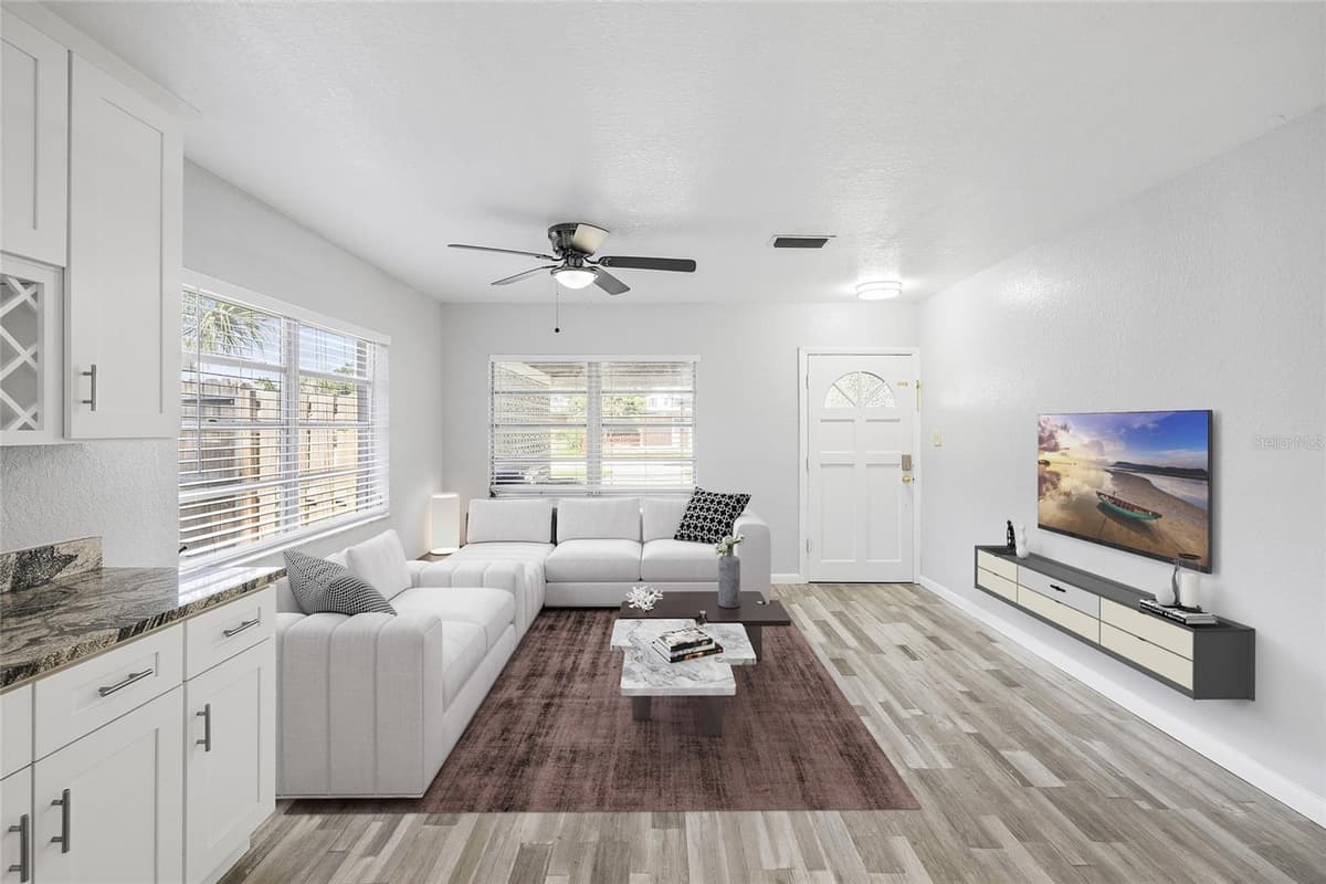 206 GUNLOCK AVENUE — photo 5 of 38