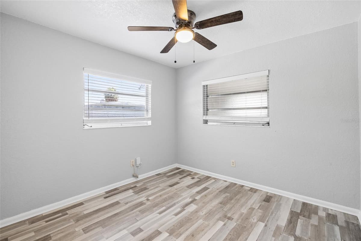 206 GUNLOCK AVENUE — photo 22 of 38