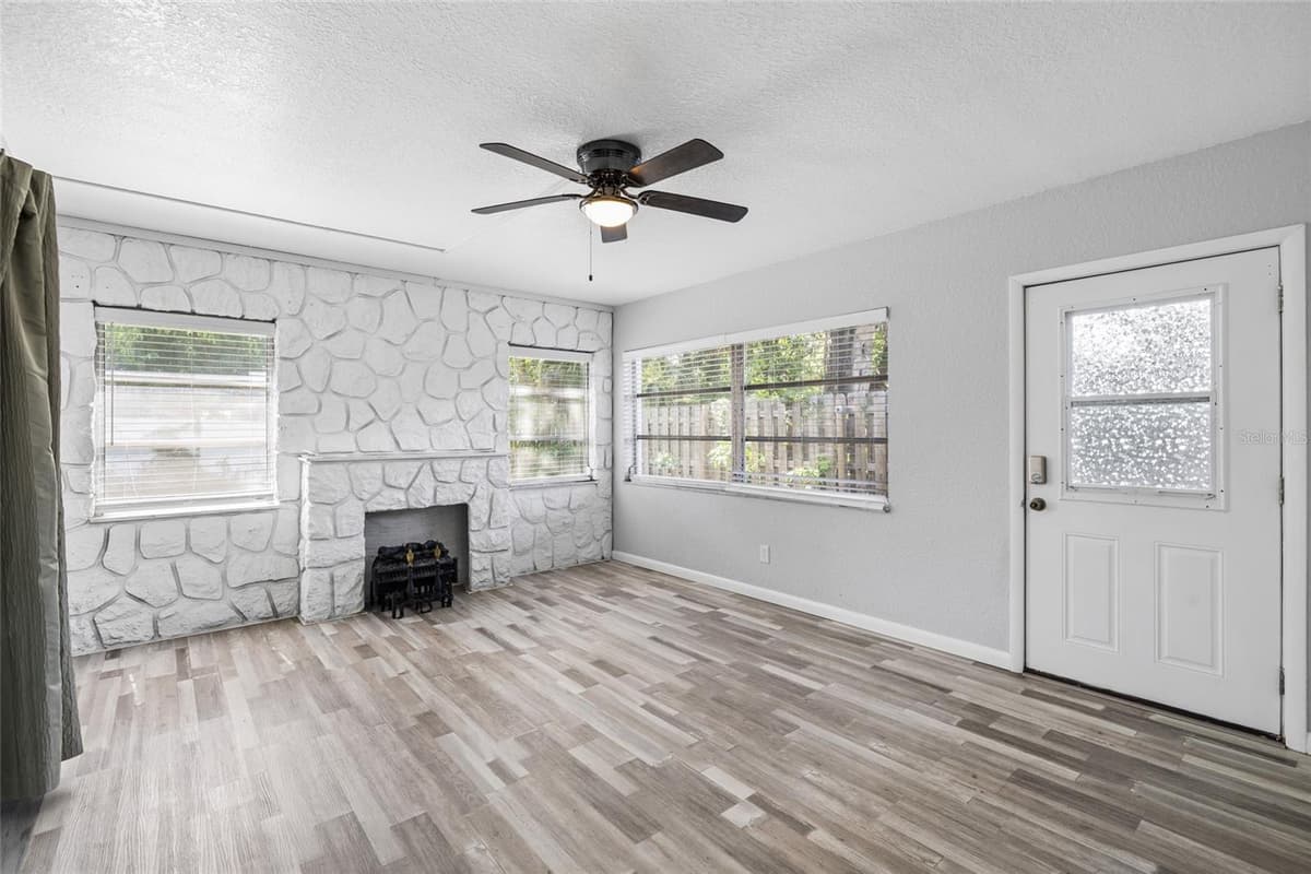 206 GUNLOCK AVENUE — photo 25 of 38