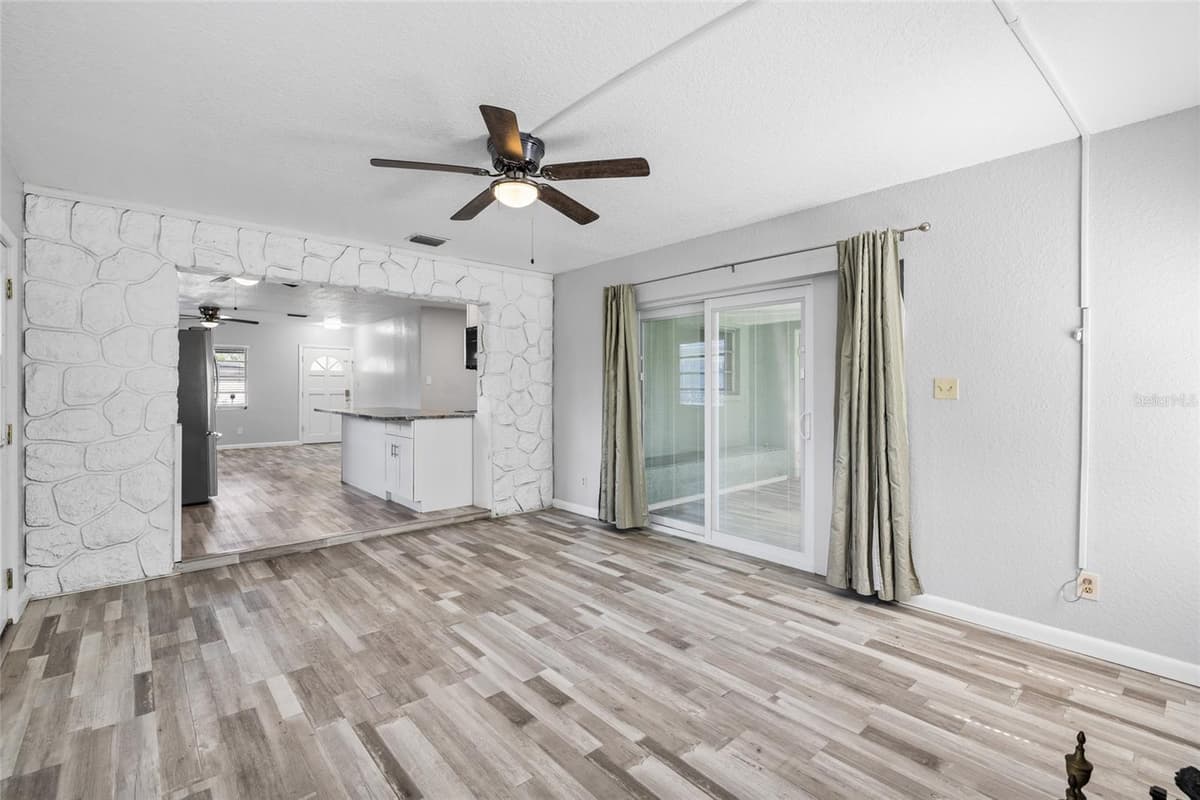 206 GUNLOCK AVENUE — photo 26 of 38