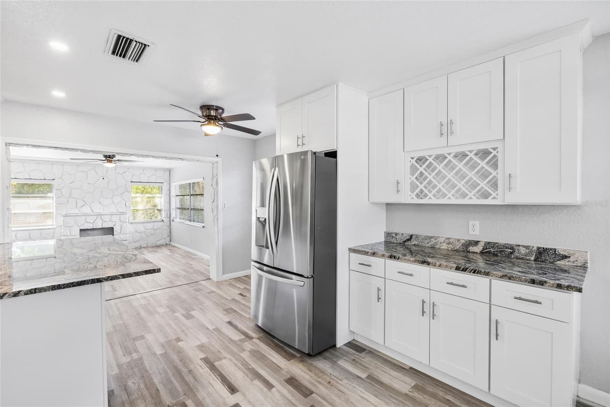 206 GUNLOCK AVENUE — photo 14 of 38