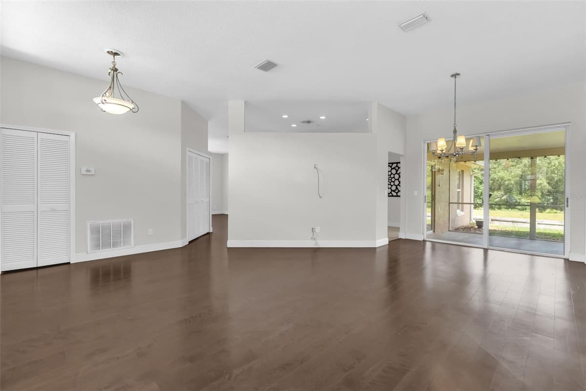 1041 GOULD PLACE — photo 2 of 32