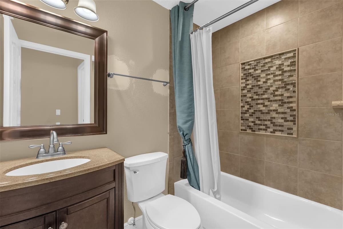 1041 GOULD PLACE — photo 15 of 32