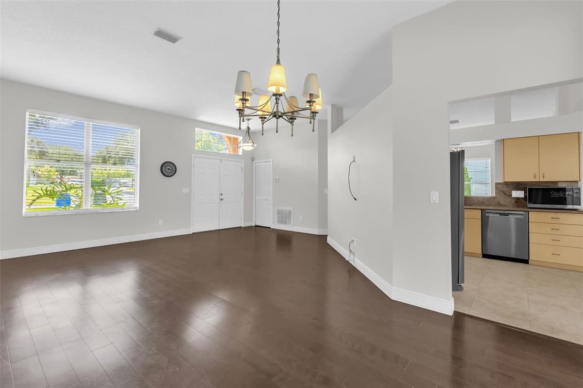 1041 GOULD PLACE — photo 4 of 32