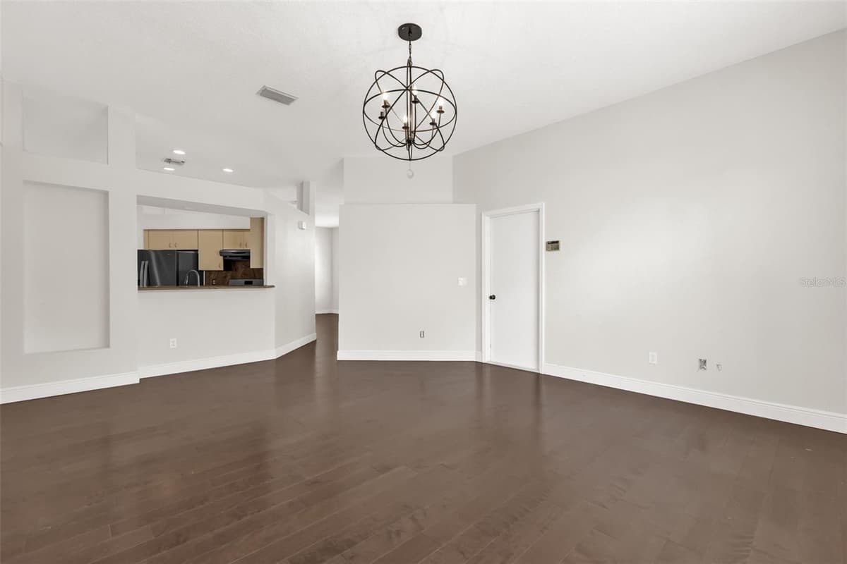 1041 GOULD PLACE — photo 5 of 32