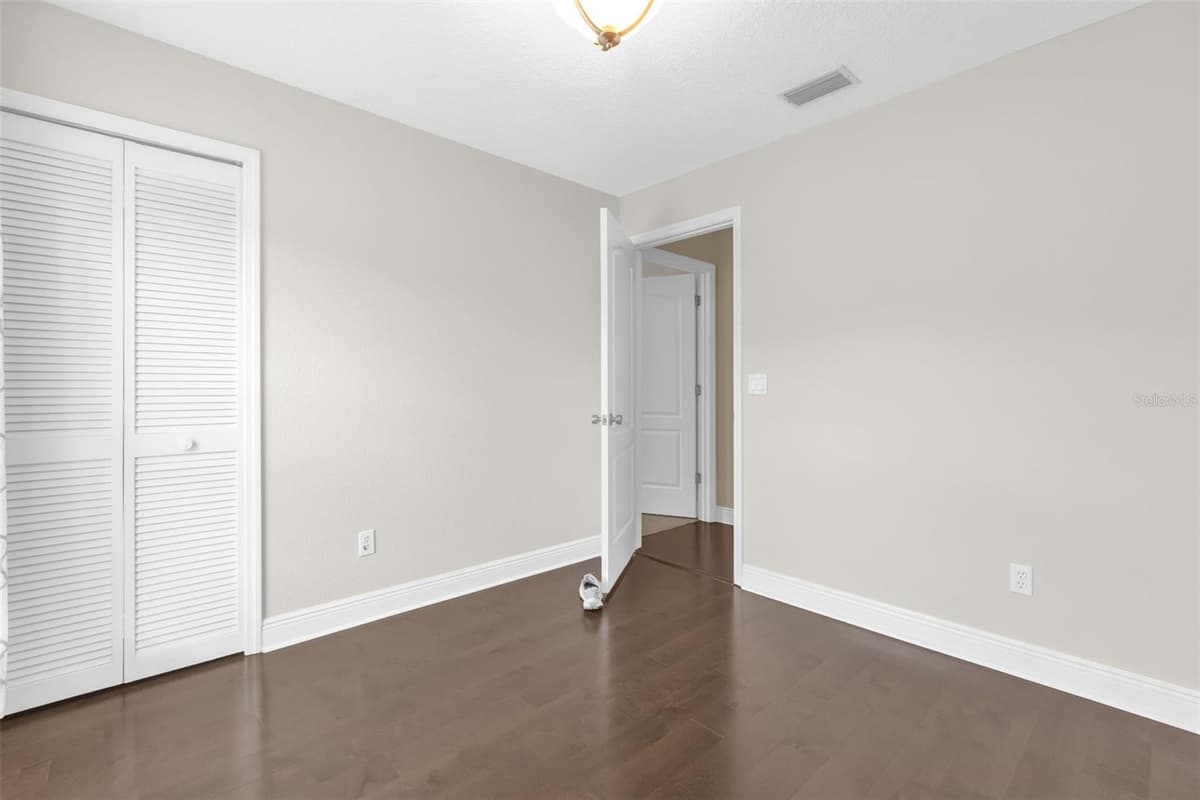 1041 GOULD PLACE — photo 16 of 32
