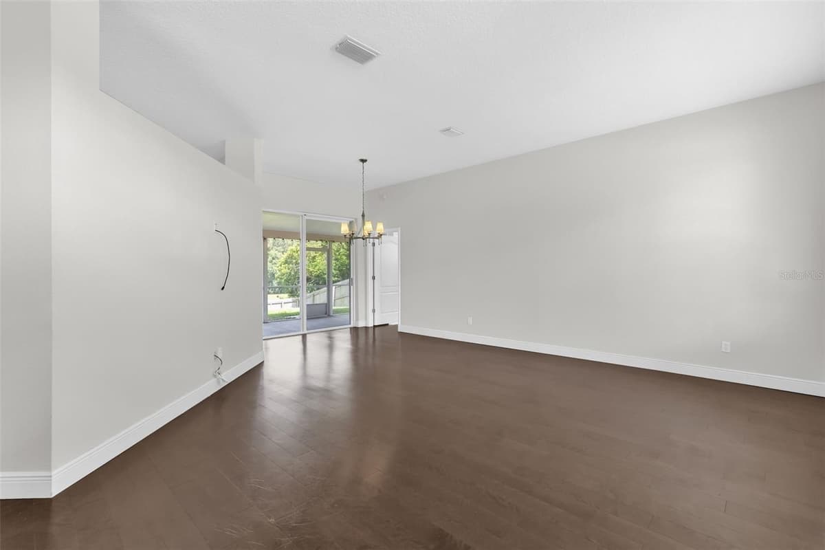 1041 GOULD PLACE — photo 3 of 32