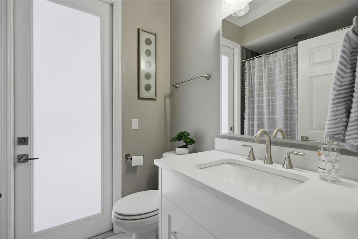 4618 AVENUE LONGCHAMPS — photo 48 of 79