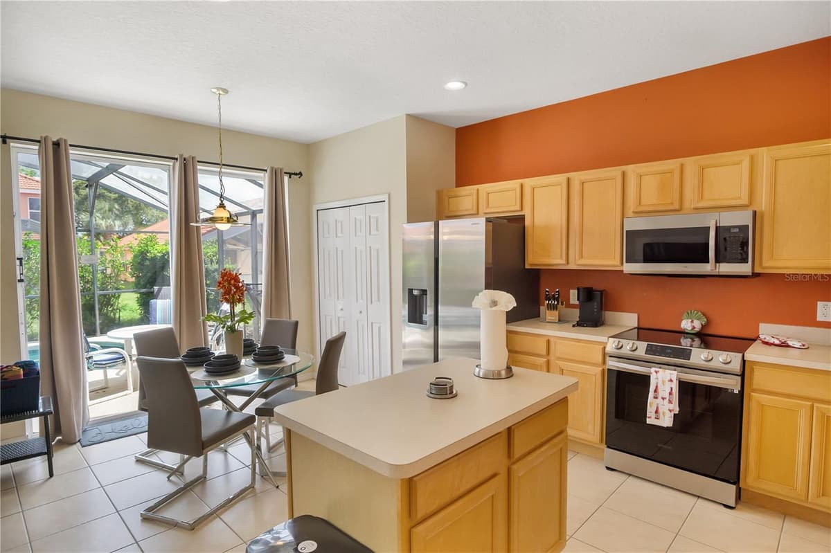 134 SEVILLA AVENUE — photo 6 of 33