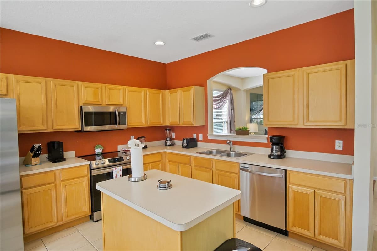 134 SEVILLA AVENUE — photo 8 of 33