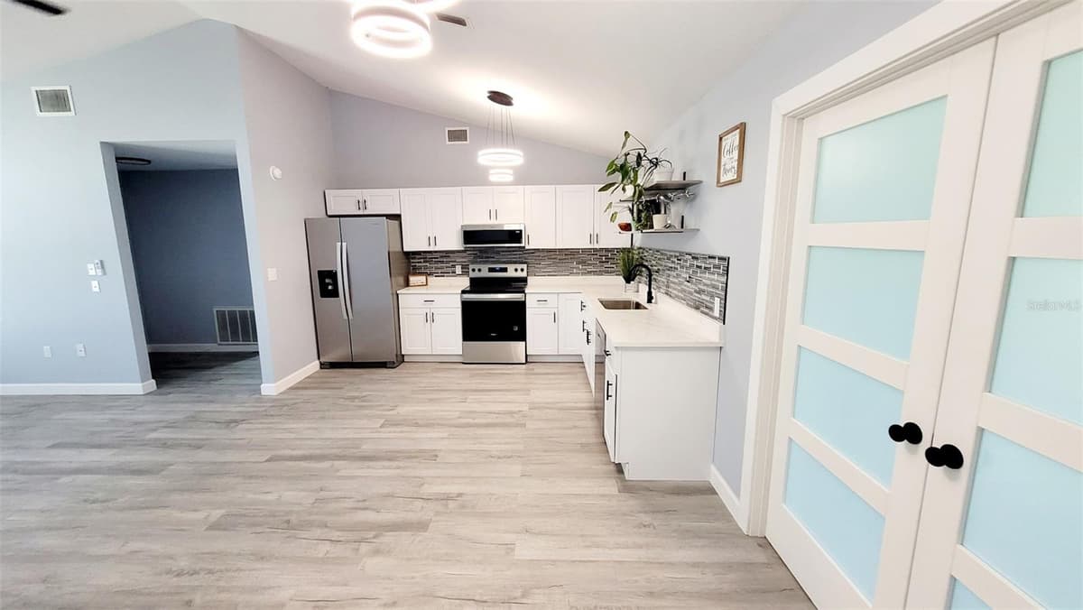 7820 JENNER AVENUE — photo 5 of 27
