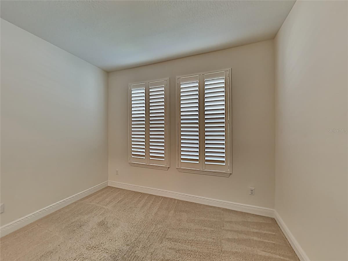 8931 LOOKOUT POINTE DRIVE — photo 19 of 27