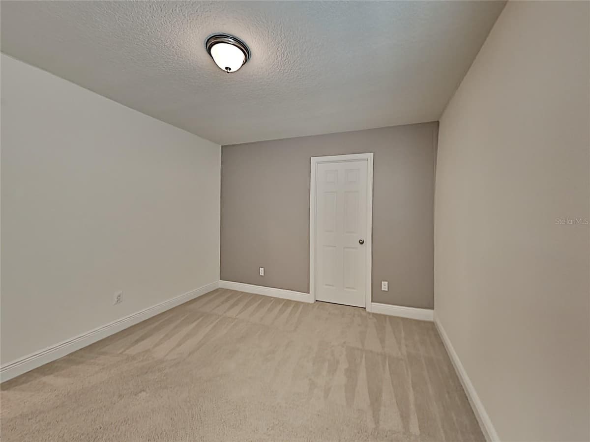 8931 LOOKOUT POINTE DRIVE — photo 14 of 27