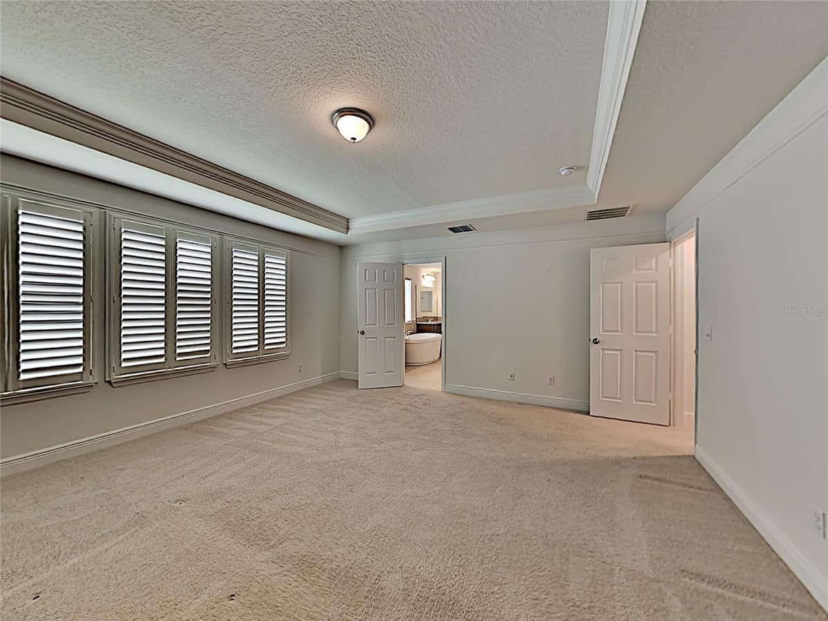 8931 LOOKOUT POINTE DRIVE — photo 7 of 27