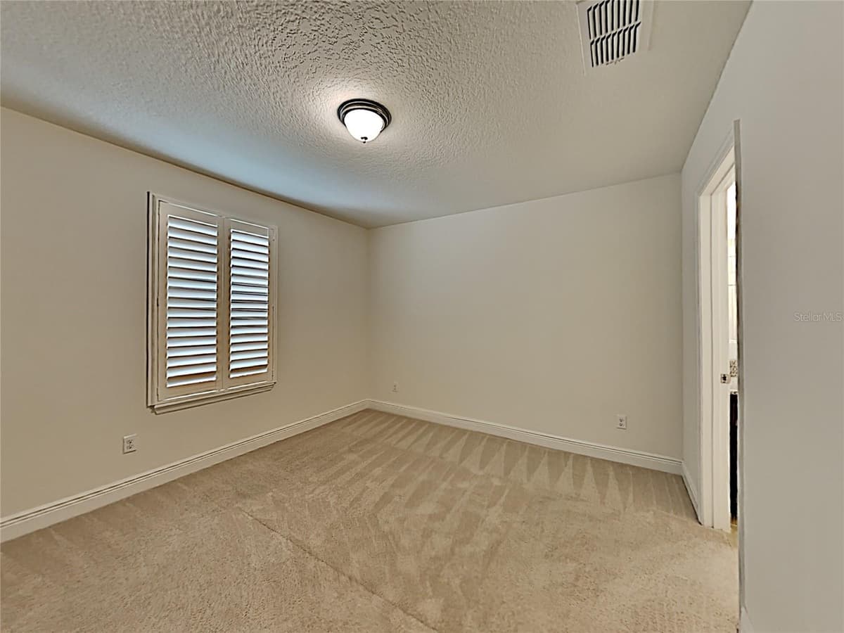 8931 LOOKOUT POINTE DRIVE — photo 12 of 27
