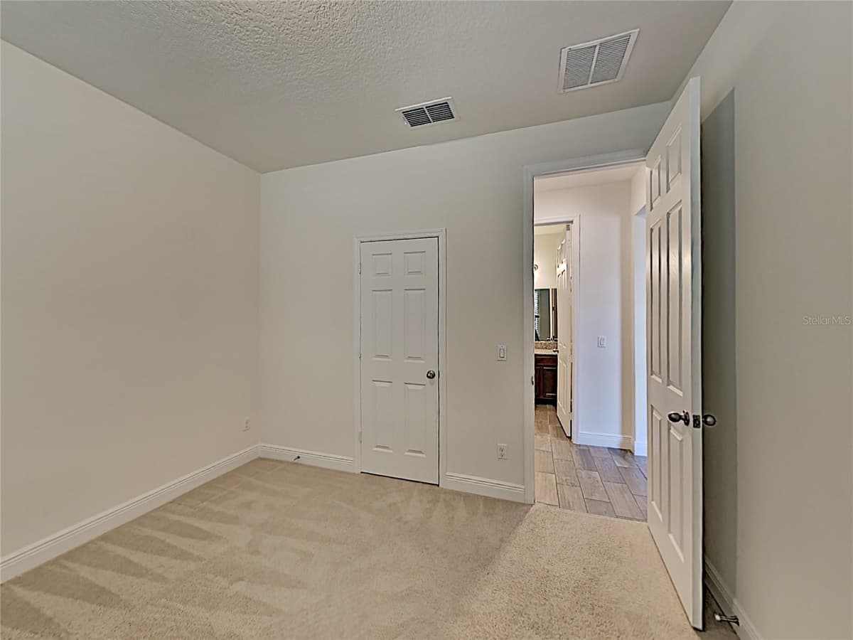 8931 LOOKOUT POINTE DRIVE — photo 17 of 27