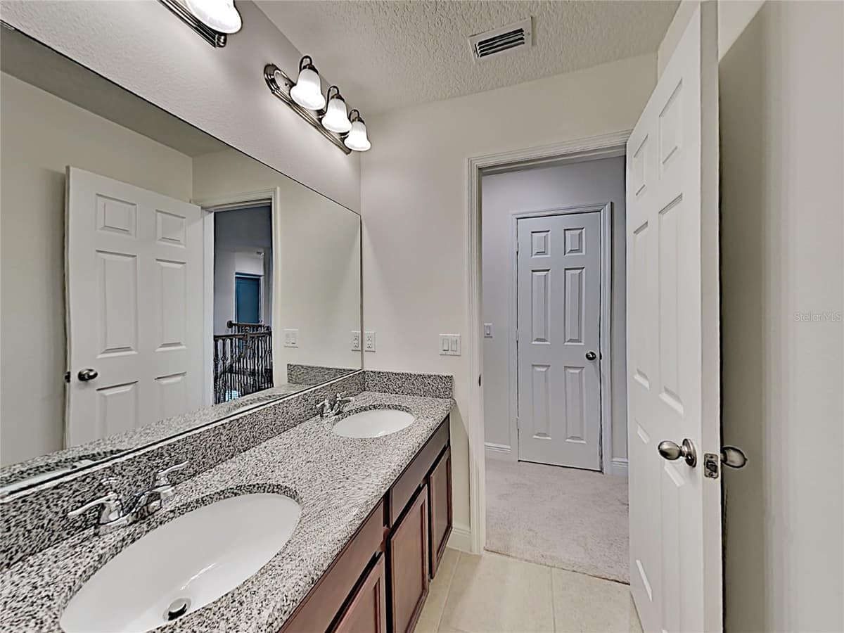 8931 LOOKOUT POINTE DRIVE — photo 22 of 27