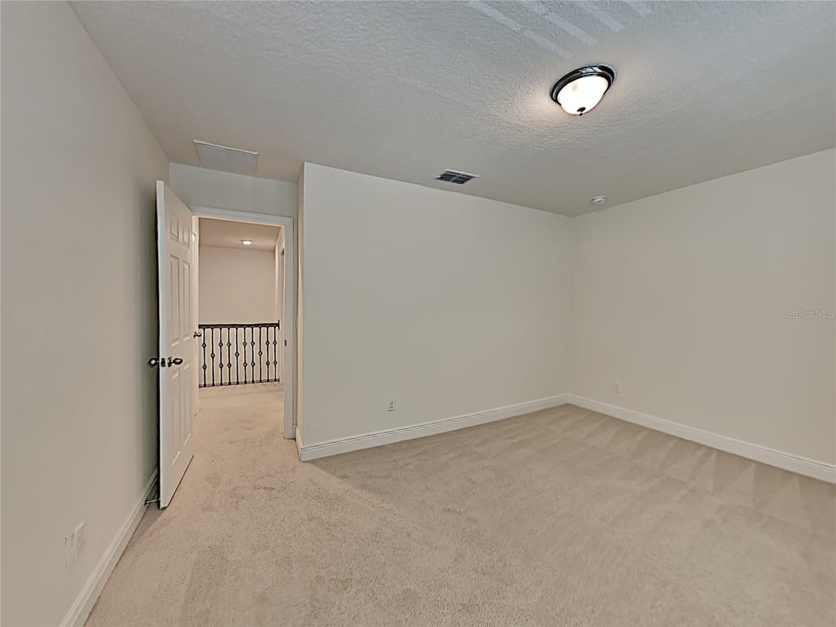 8931 LOOKOUT POINTE DRIVE — photo 15 of 27