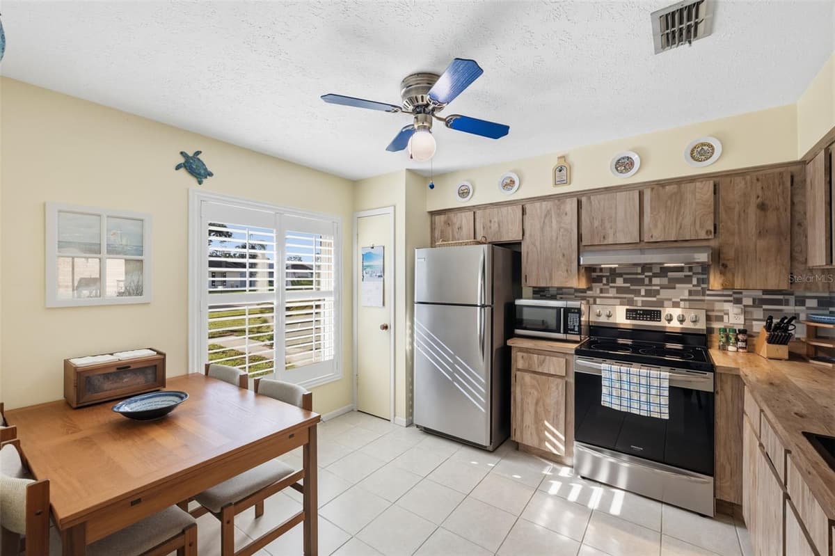 15906 CRYING WIND DRIVE — photo 10 of 36