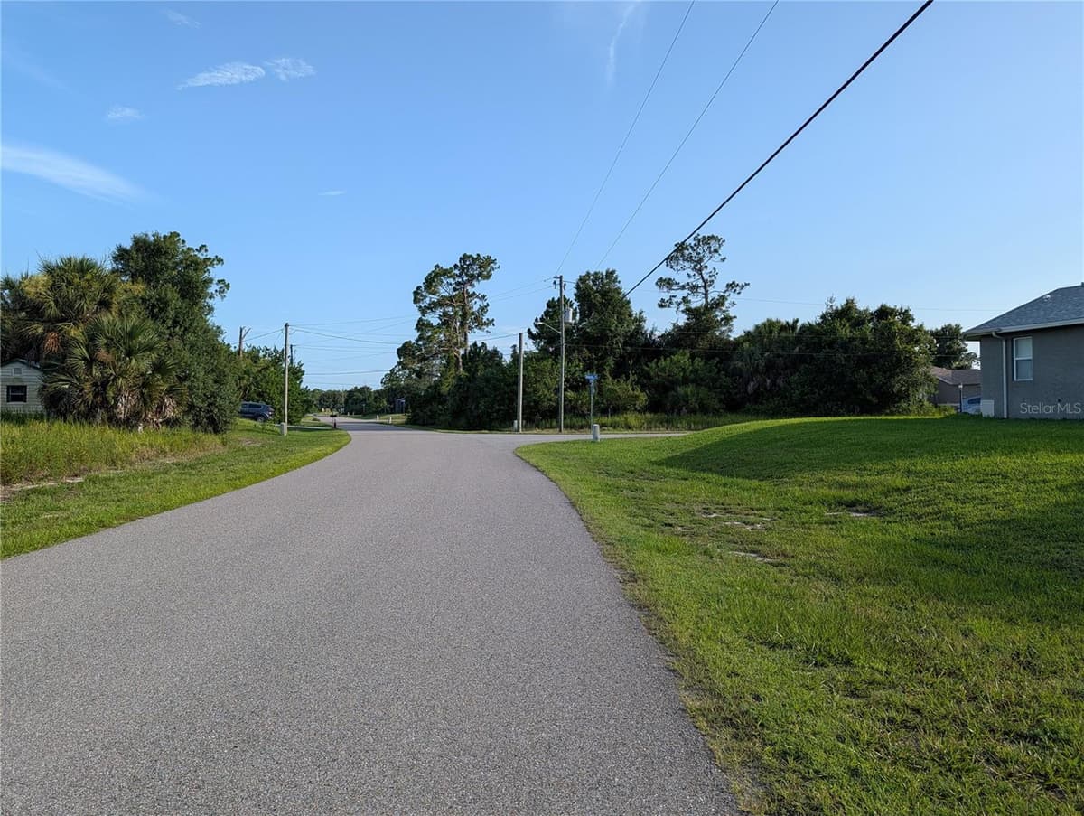 DELWOOD DRIVE — photo 4 of 6