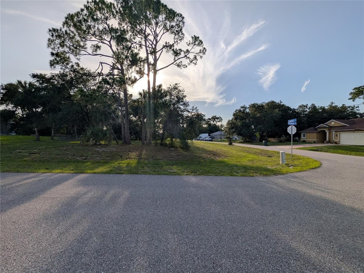 DELWOOD DRIVE — photo 5 of 6