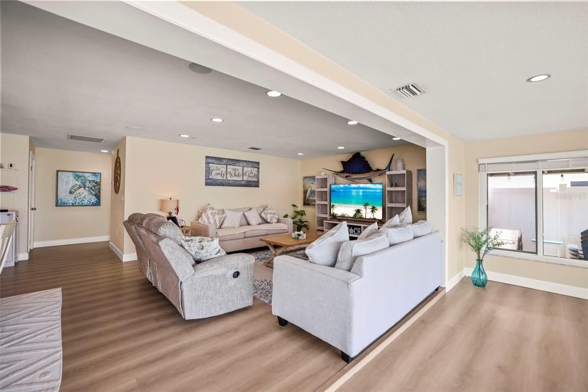 6360 2ND PALM POINT — photo 9 of 59