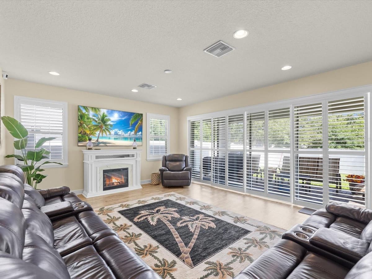 7117 PARK TREE DRIVE — photo 3 of 61