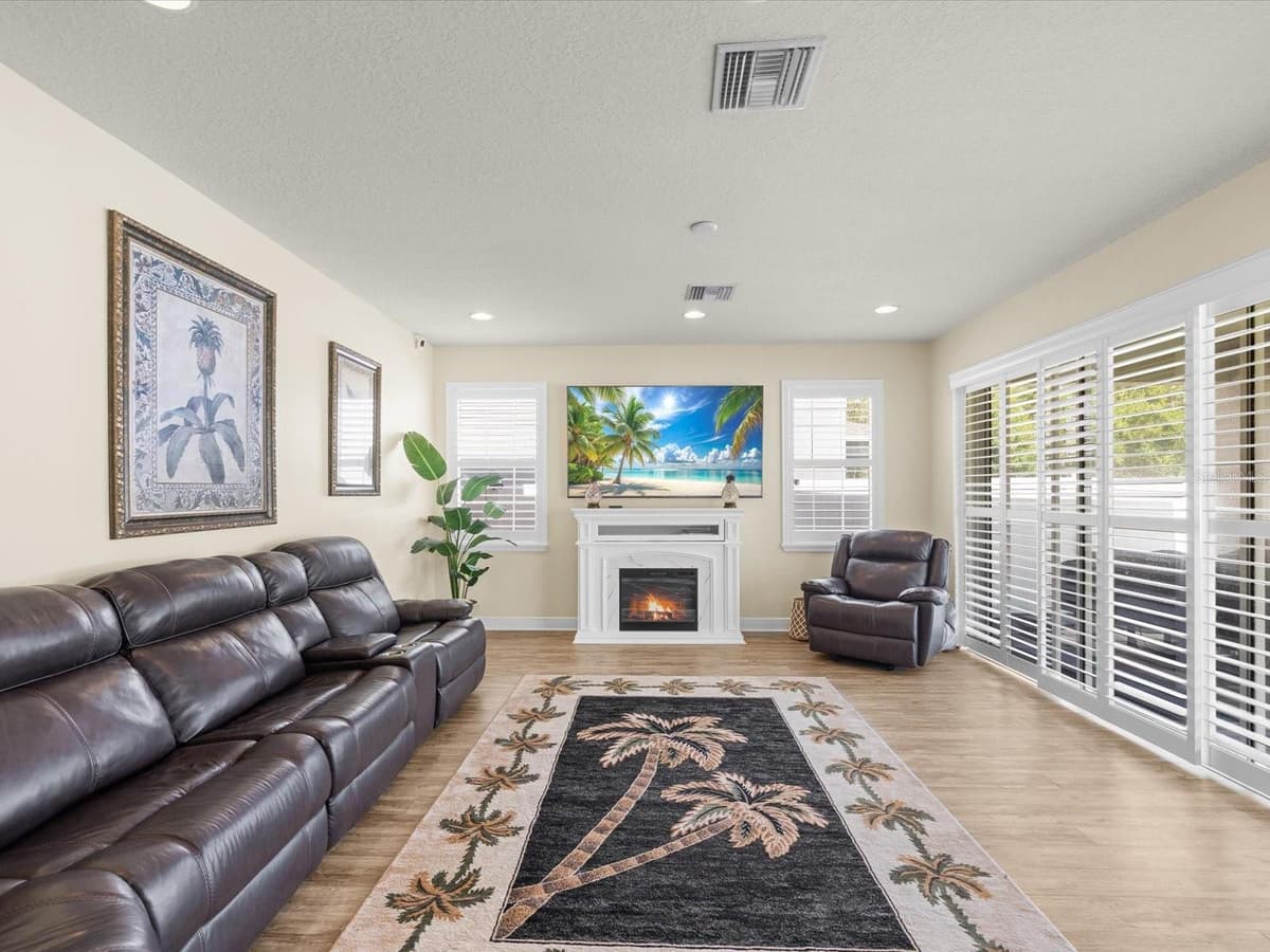 7117 PARK TREE DRIVE — photo 16 of 61