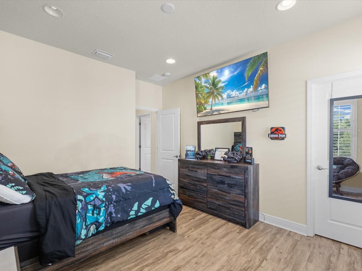 7117 PARK TREE DRIVE — photo 23 of 61