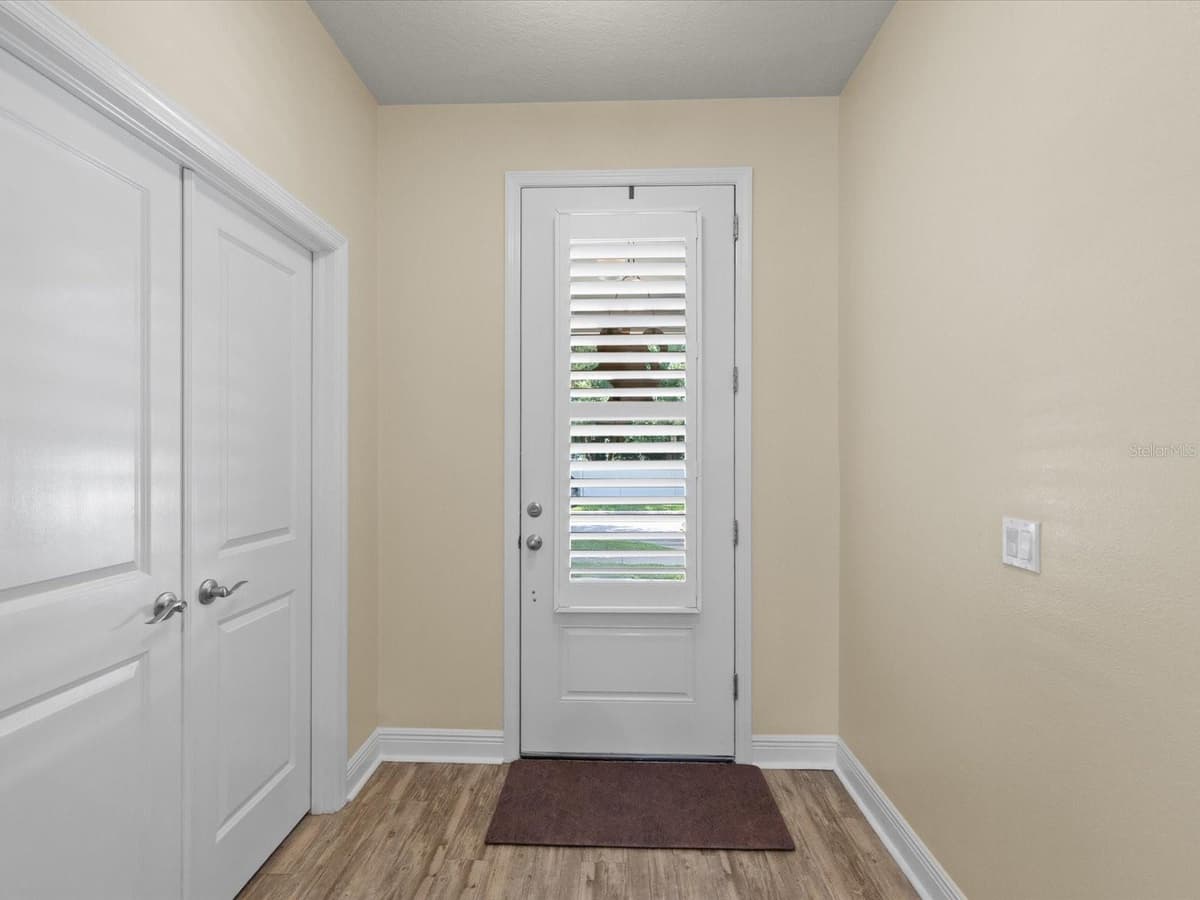 7117 PARK TREE DRIVE — photo 6 of 61