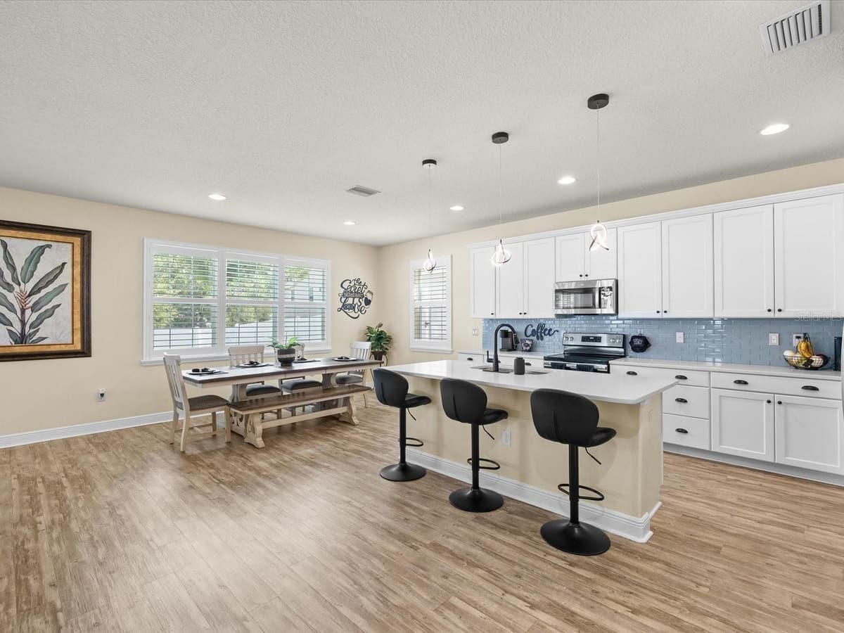 7117 PARK TREE DRIVE — photo 9 of 61