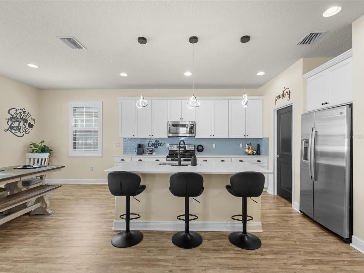 7117 PARK TREE DRIVE — photo 10 of 61