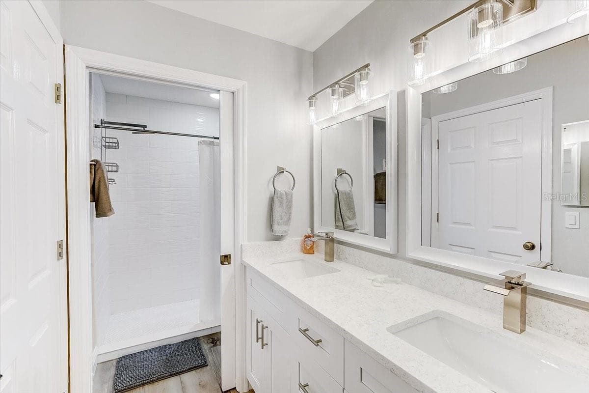 2424 BAY DRIVE — photo 17 of 29
