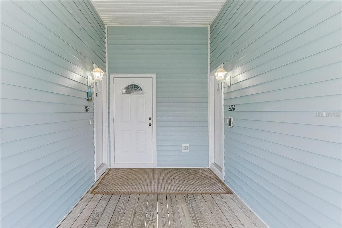 2424 BAY DRIVE — photo 6 of 29