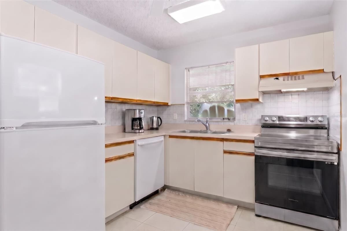 500 SANTA CRUZ PLACE — photo 10 of 25