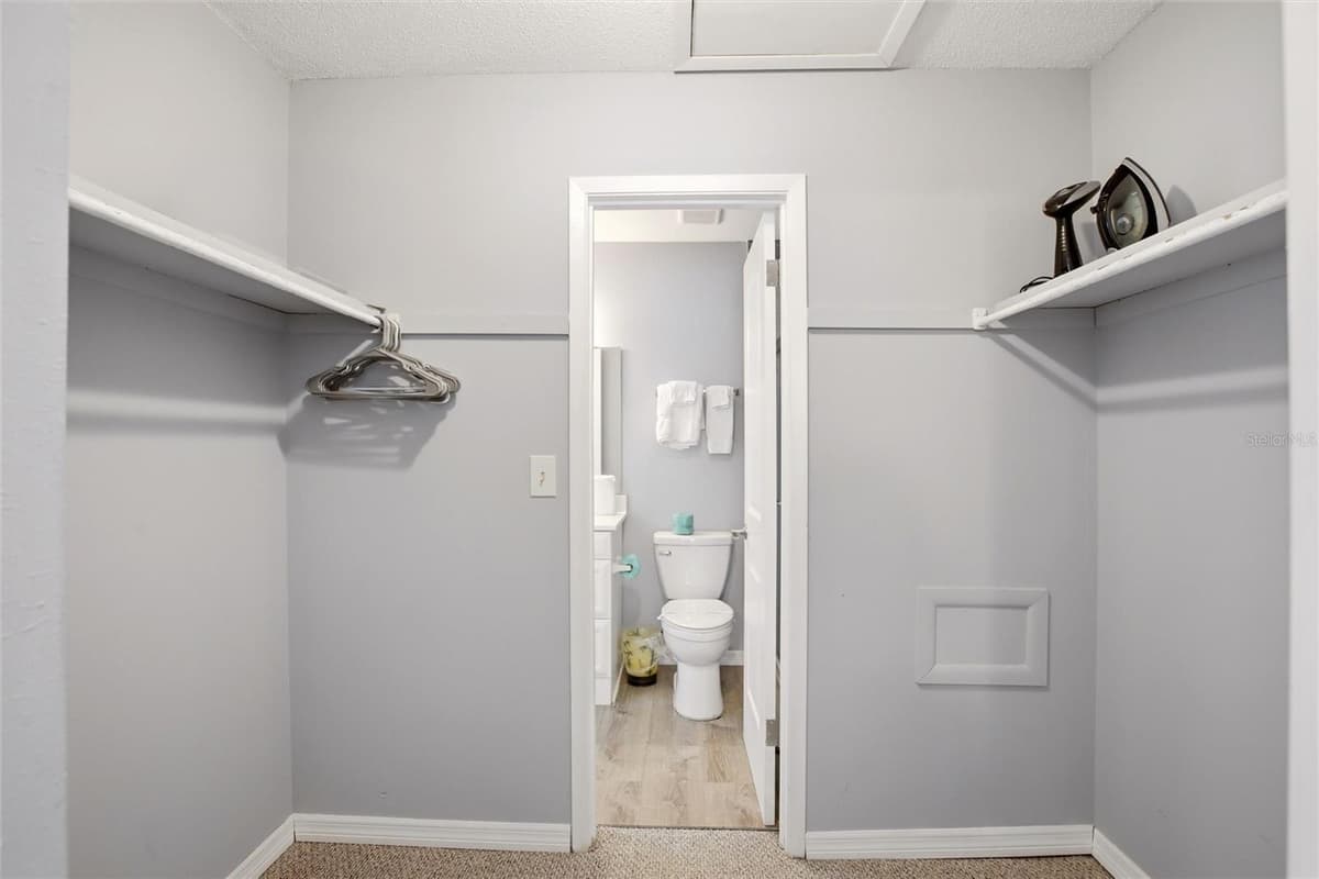 10125 MANATEE AVENUE — photo 17 of 39