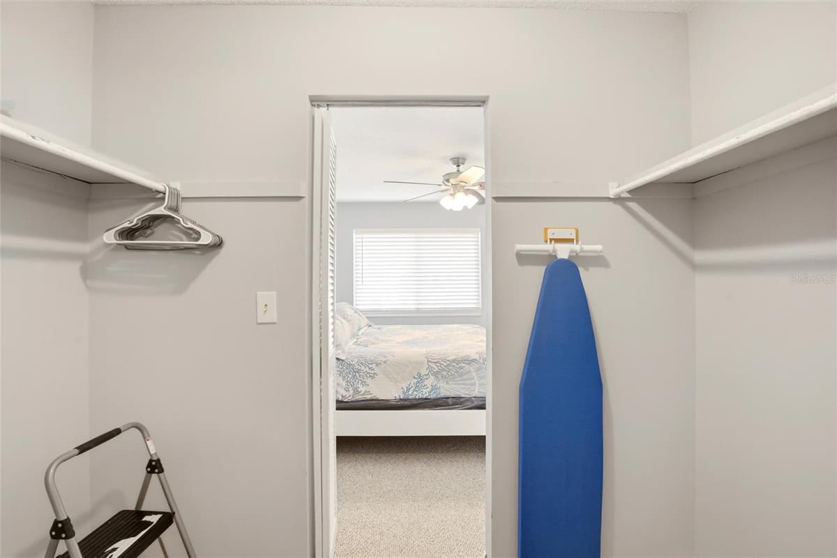 10125 MANATEE AVENUE — photo 18 of 39